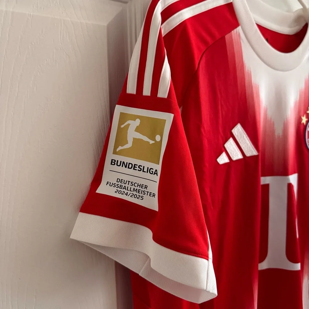 NWT FC Bayern 24/25 Home Authentic Jersey Adidas Bundesliga Size L